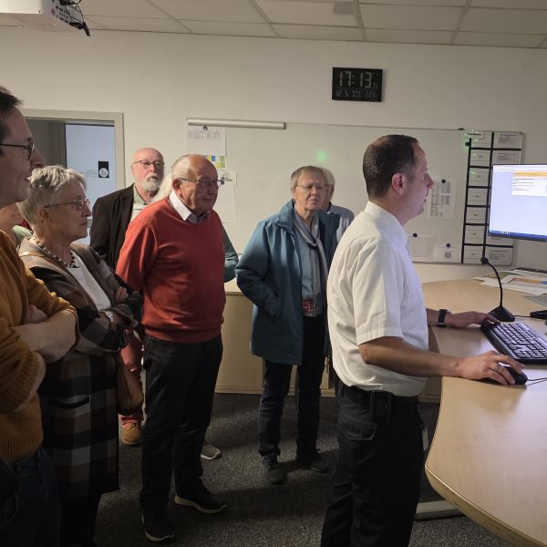 Öffnet die Seite 'Wir machen Türen auf: Zu Besuch in der zentralen Leitstelle in Dieburg'