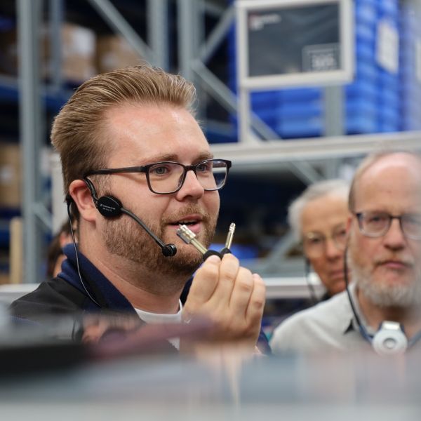 Öffnet die Seite 'Sicher gegen Einbruch und Diebstahl: Betriebsbesuch bei der Firma ABUS'